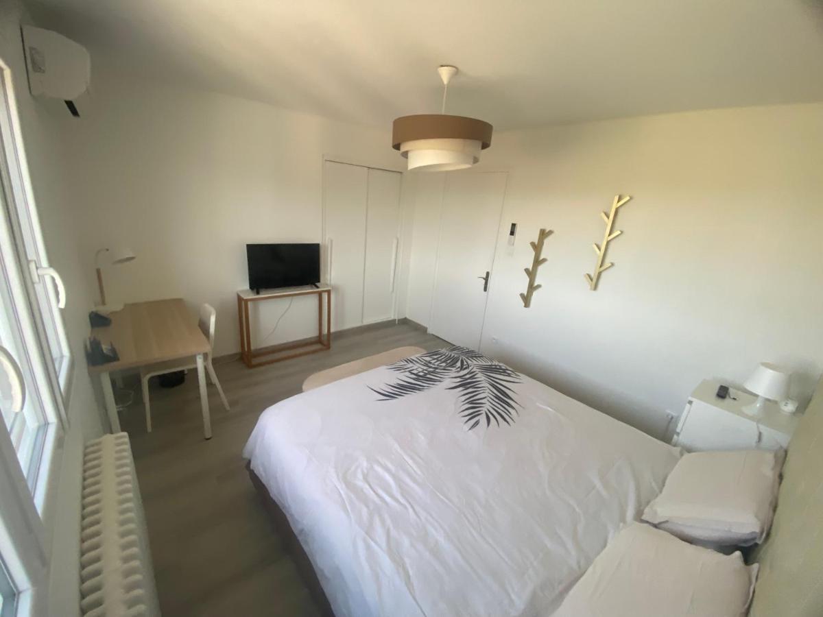 Chambre privée chez l habitant avec piscine de 1 à 3 chambres Grieges Habitación foto